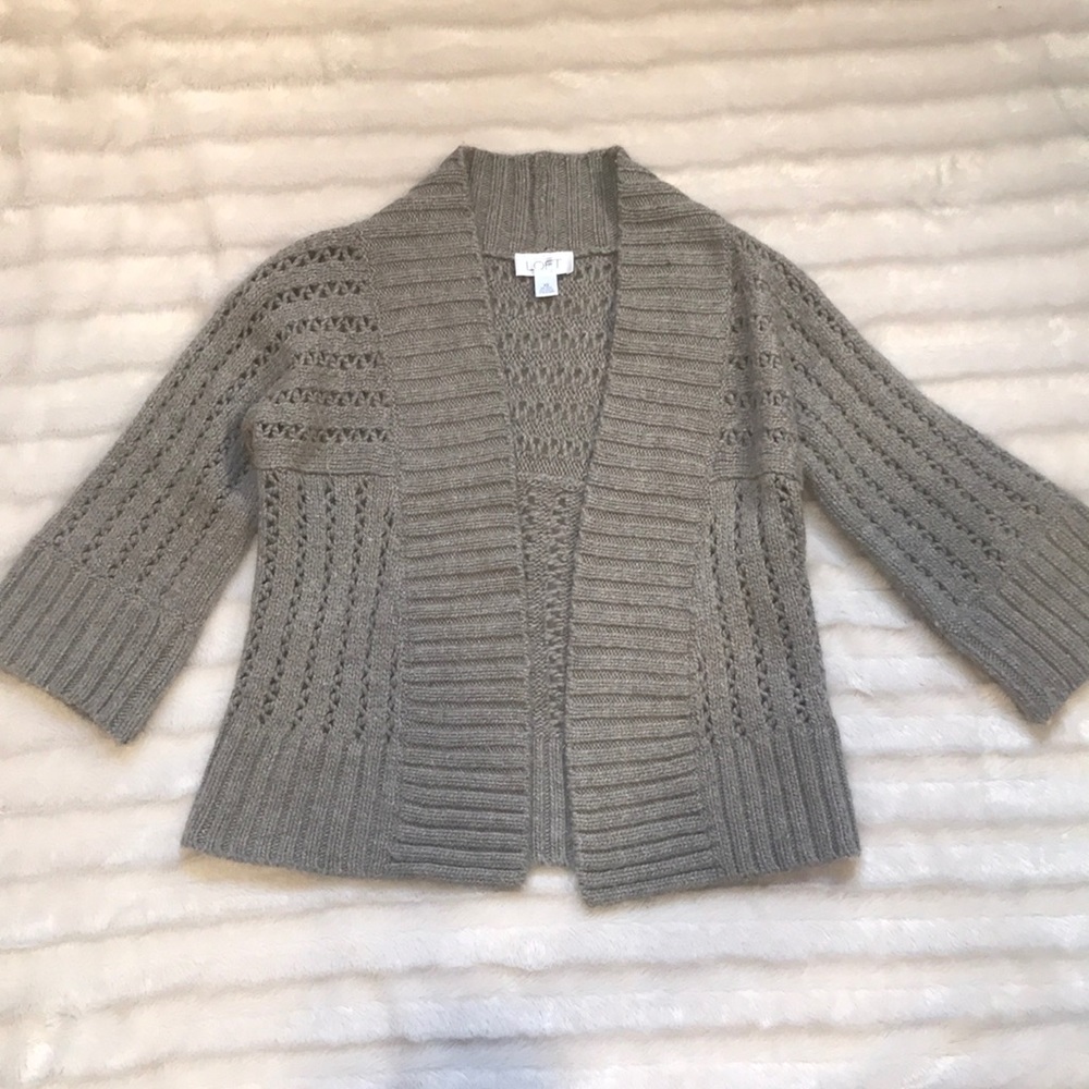 Ann Taylor Loft chunky beige open front cardigan